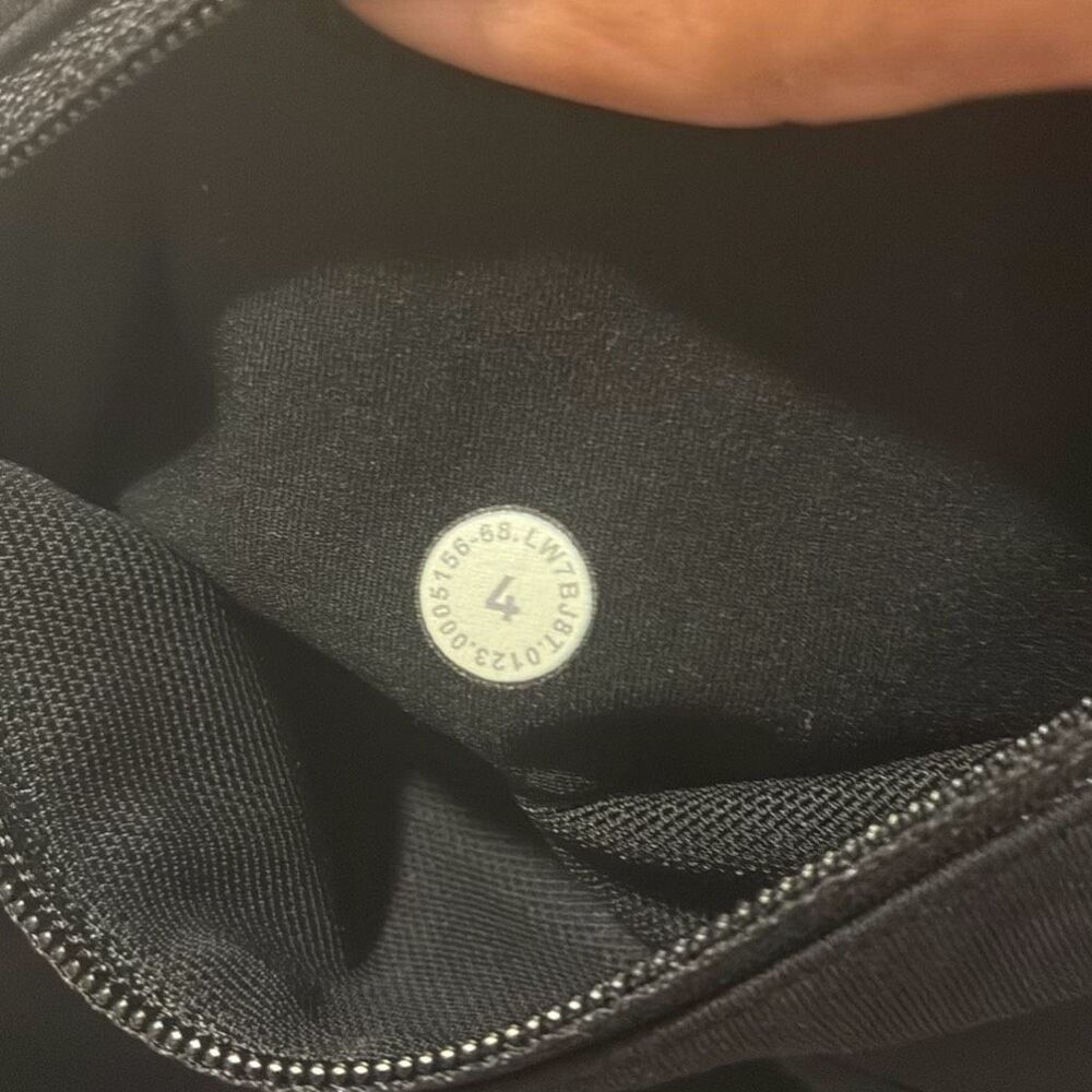 Lululemon speed up shorts women’s size 4 - Picture 4 of 8